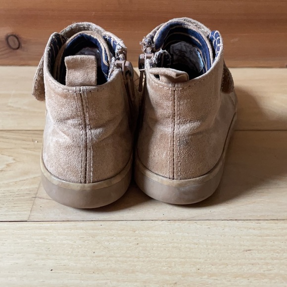 Cat & Jack boys shoe - Picture 4 of 7